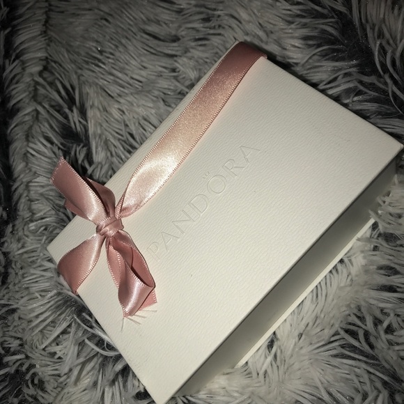 Pandora bracelet w/ charm - Picture 5 of 5